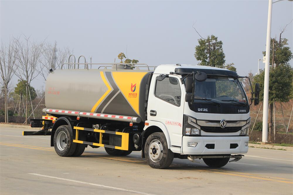 9.2噸灑水車-程力東風多利卡國六9.2立方灑水車廠家價格